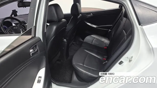 Hyundai Accent 2012 thumb 12