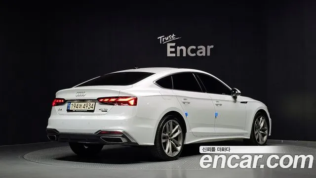 Audi A5 2021 thumb 2