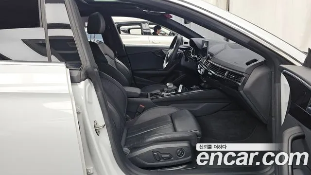 Audi A5 2021 thumb 11