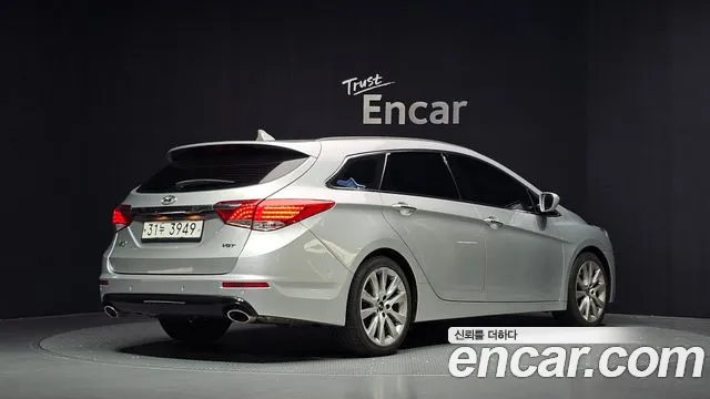 Hyundai i40 2011 thumb 2