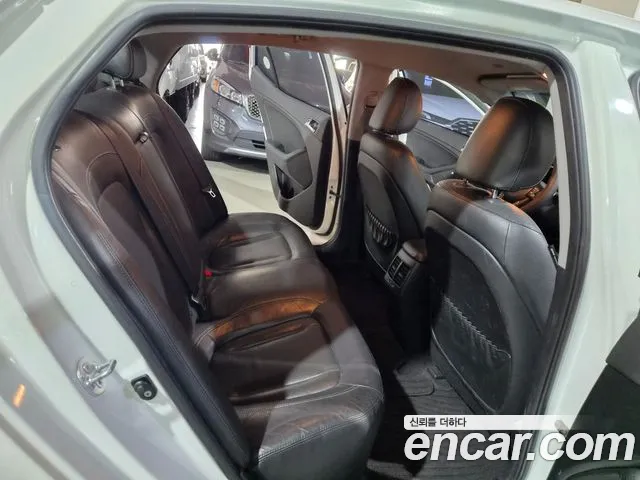 Kia K5 2011 thumb 9