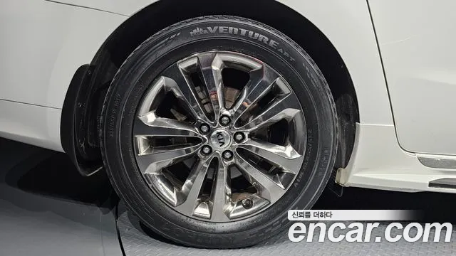 Kia Carnival 2017 thumb 4