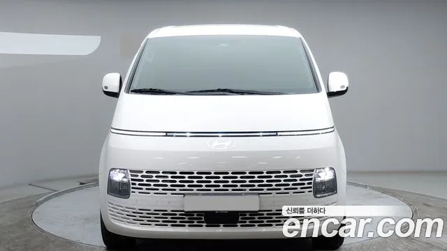 Hyundai Staria 2024 thumb 3