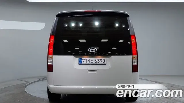 Hyundai Staria 2024 thumb 4