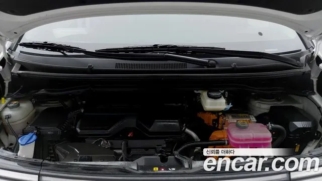 Hyundai Staria 2024 thumb 6