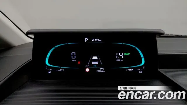 Hyundai Staria 2024 thumb 8