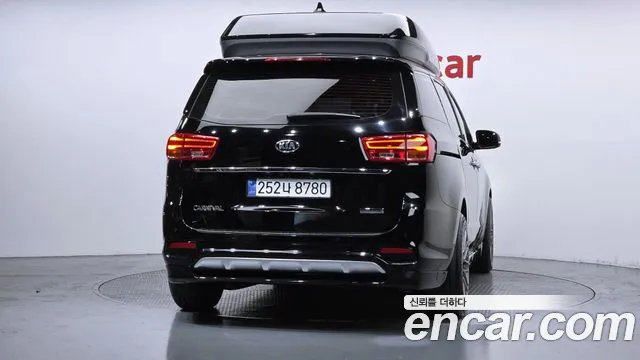 Kia Carnival 2019 thumb 4