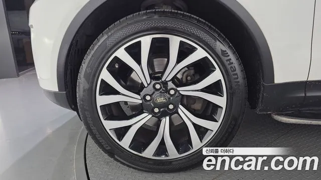 Land Rover Discovery 2017 thumb 5