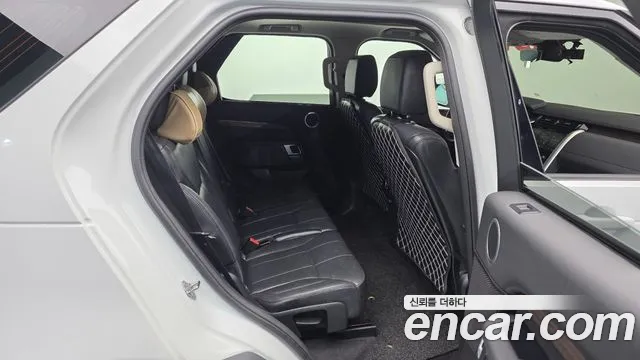 Land Rover Discovery 2017 thumb 12