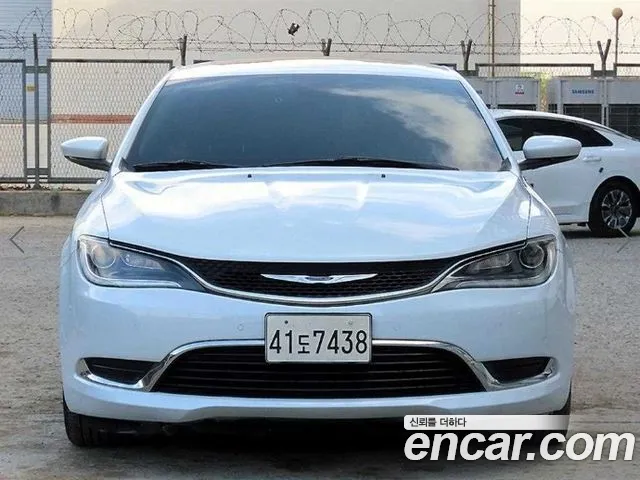 Chrysler 200 2015 thumb 11