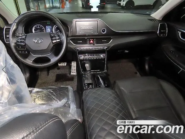 Hyundai Grandeur 2017 thumb 10