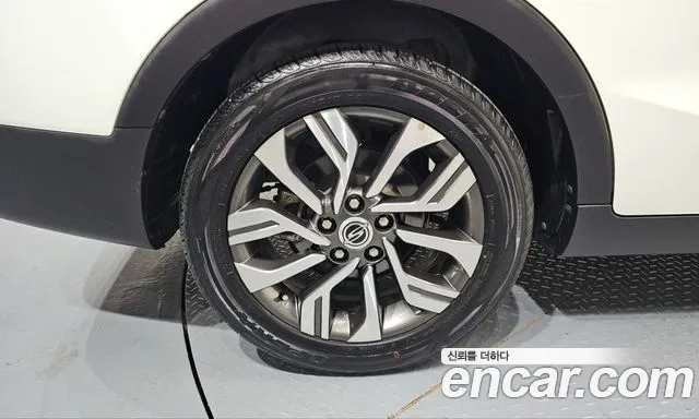 KG_Mobility_Ssangyong TIBOLI 2017 thumb 5