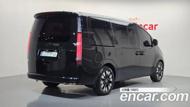Hyundai Staria 2024 thumb 2