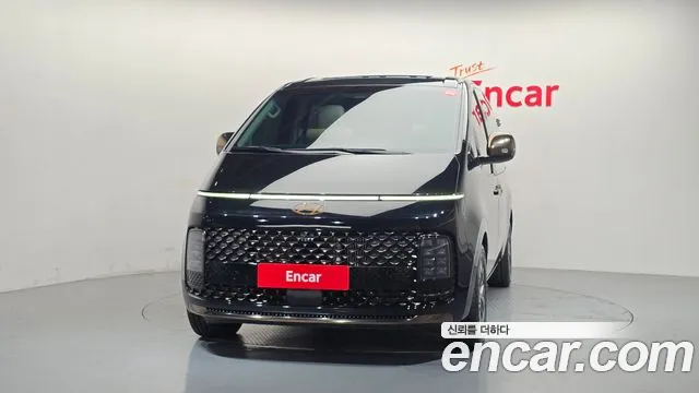 Hyundai Staria 2024 thumb 3