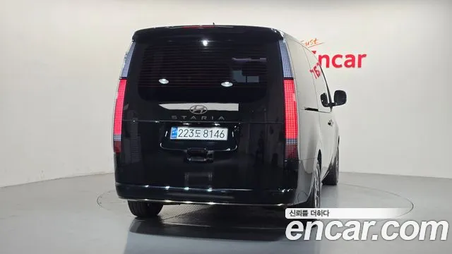Hyundai Staria 2024 thumb 4