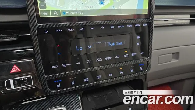Hyundai Staria 2024 thumb 12