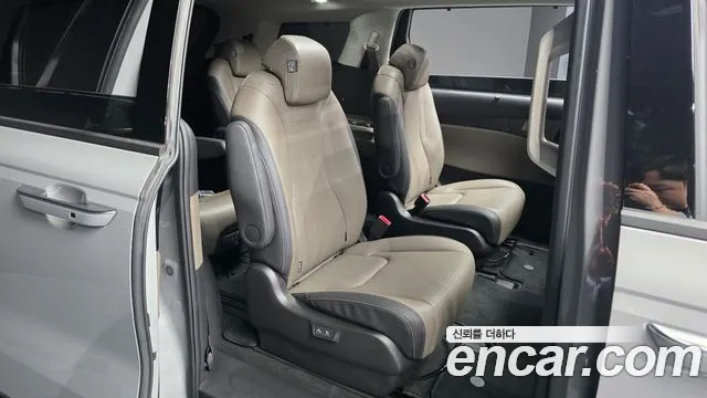 Kia Carnival 2025 thumb 11
