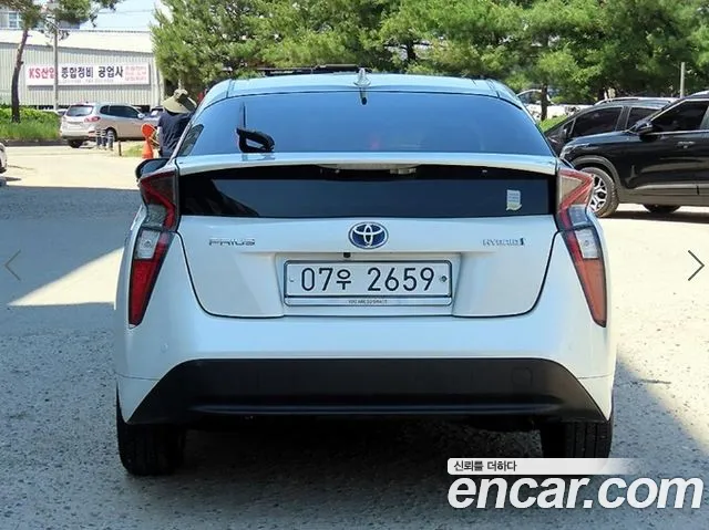 Toyota Prius 2018 thumb 4