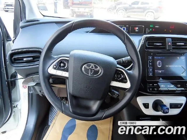 Toyota Prius 2018 thumb 8
