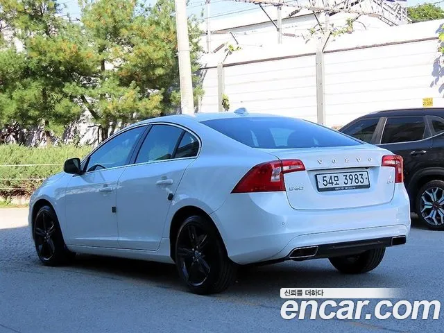 Volvo S60 2017 thumb 3