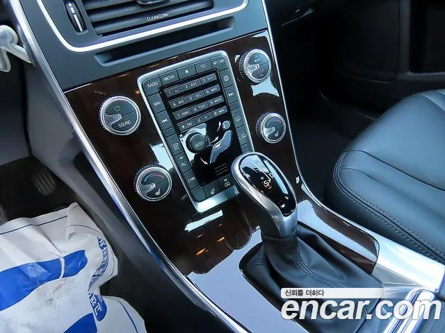 Volvo S60 2017 thumb 10