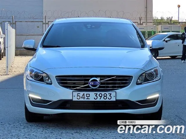 Volvo S60 2017 thumb 11