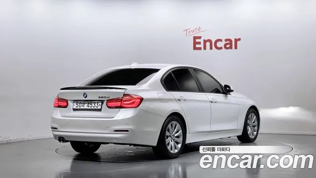 BMW 3-Series 2017 thumb 2