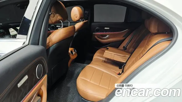 Mercedes-Benz E-Класс 2021 thumb 12