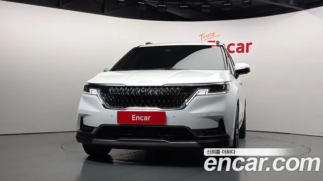 Kia Carnival 2023 thumb 3