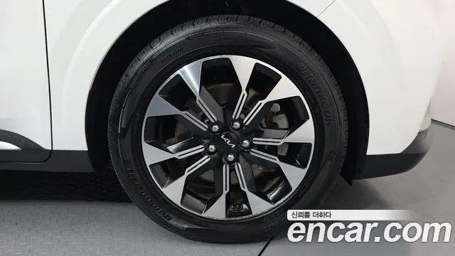 Kia Carnival 2023 thumb 5