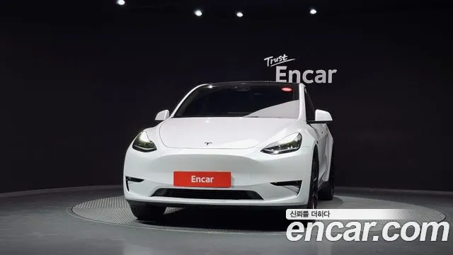 Tesla Model Y 2024 thumb 3