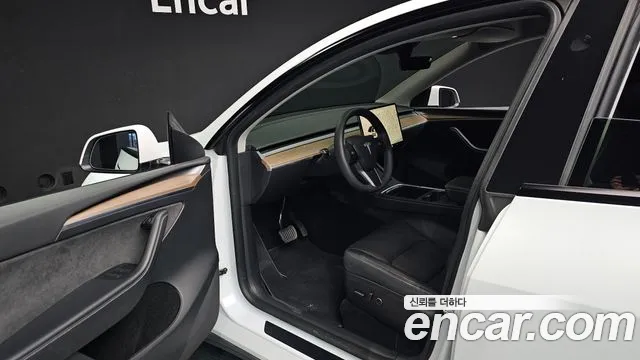 Tesla Model Y 2024 thumb 10