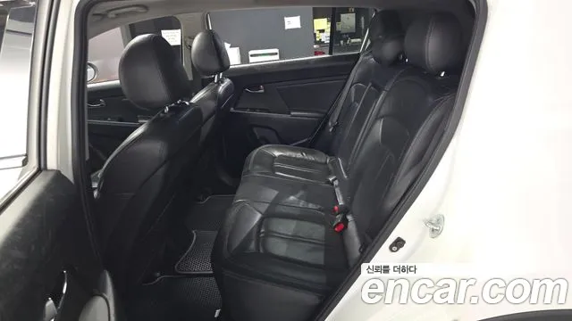 Kia Sportage 2010 thumb 11