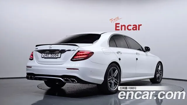 Mercedes-Benz E-Класс 2019 thumb 2