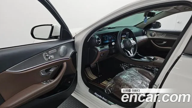 Mercedes-Benz E-Класс 2019 thumb 10