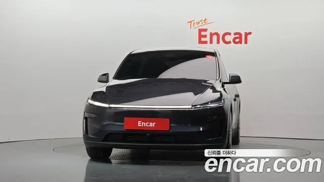 Tesla Model Y 2026 thumb 3