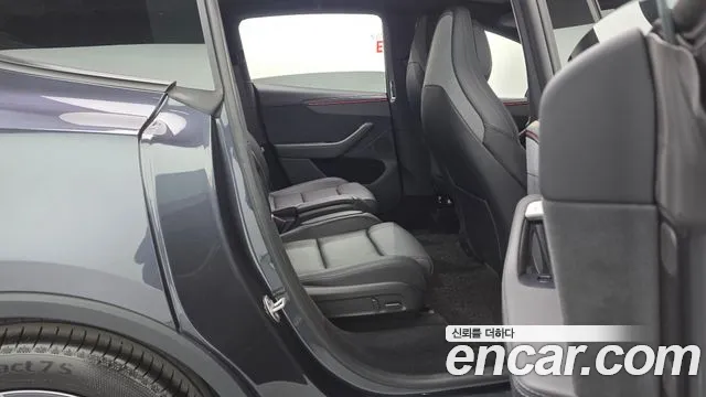 Tesla Model Y 2026 thumb 11