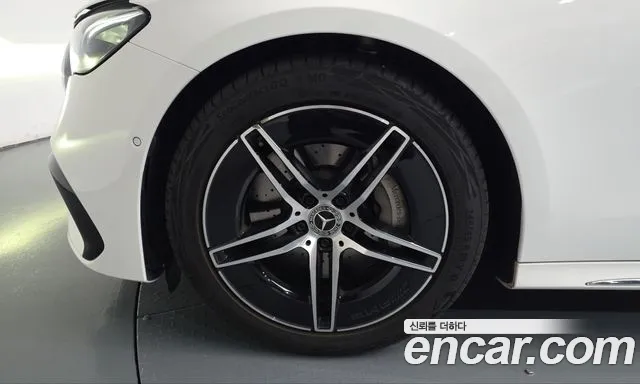 Mercedes-Benz E-Класс 2025 thumb 4