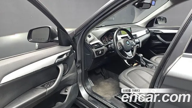 BMW X1 2016 thumb 10