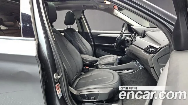 BMW X1 2016 thumb 11