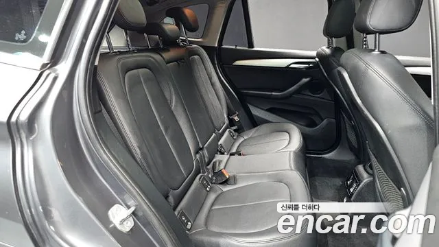 BMW X1 2016 thumb 12