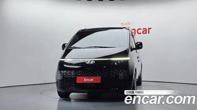 Hyundai Staria 2024 thumb 3