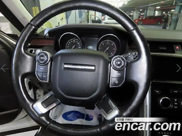 Land Rover Discovery 2017 thumb 8