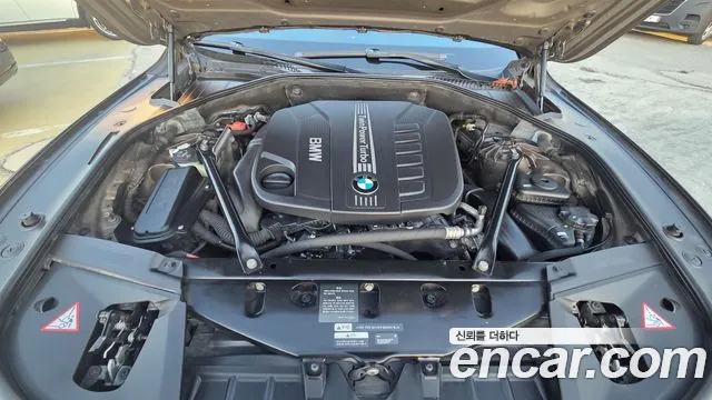 BMW 7-Series 2014 thumb 6