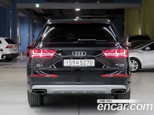 Audi Q7 2019 thumb 4