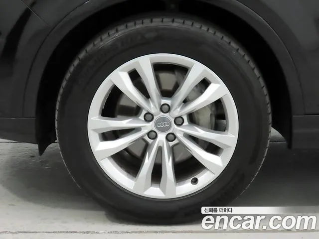 Audi Q7 2019 thumb 5