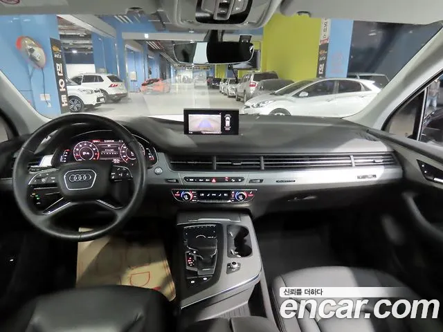 Audi Q7 2019 thumb 7