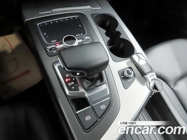 Audi Q7 2019 thumb 9