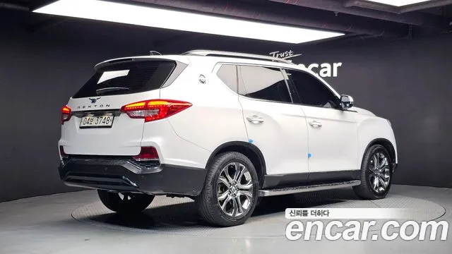 KG_Mobility_Ssangyong Rexton 2018 thumb 2
