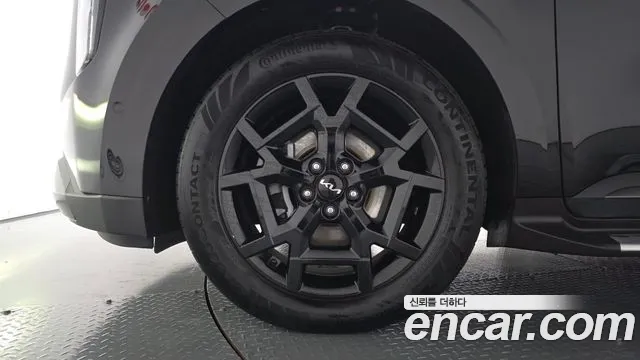Kia Carnival 2024 thumb 4